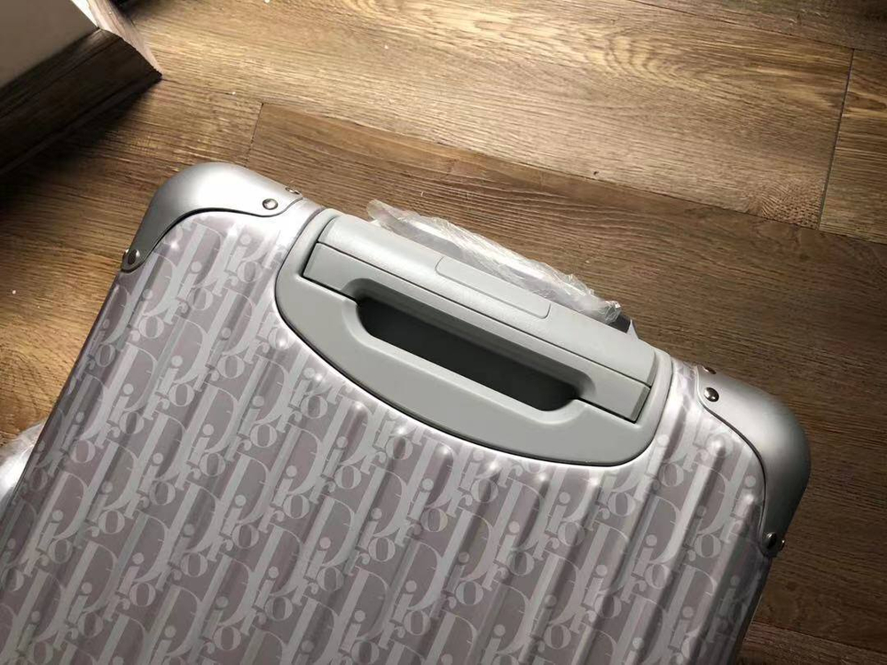 Чемодан Rimowa