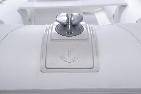 Жестко-надувная лодка Адмирал RIB 410 (с консолью)