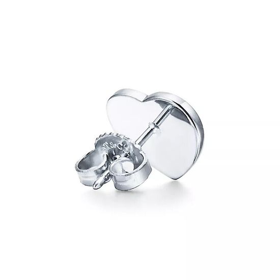 Серьги Tiffany & Co. Heart Tag Stud Earrings в серебре