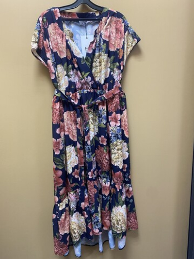 Платье для беременных и кормящих из вискозы (50%) темно-синее с цветами, размер 54