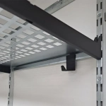 Металлический крючок IF под полкой — монтаж под металлическую полку в гараже