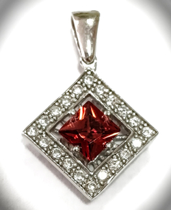 "Эстерелла" - ювелирная подвеска из серебра 925 пробы