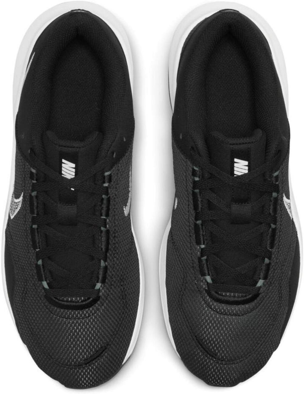 Кроссовки Nike Legend Essential 3