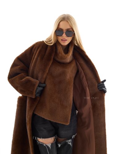 Длинная коричневая шуба из эко-меха