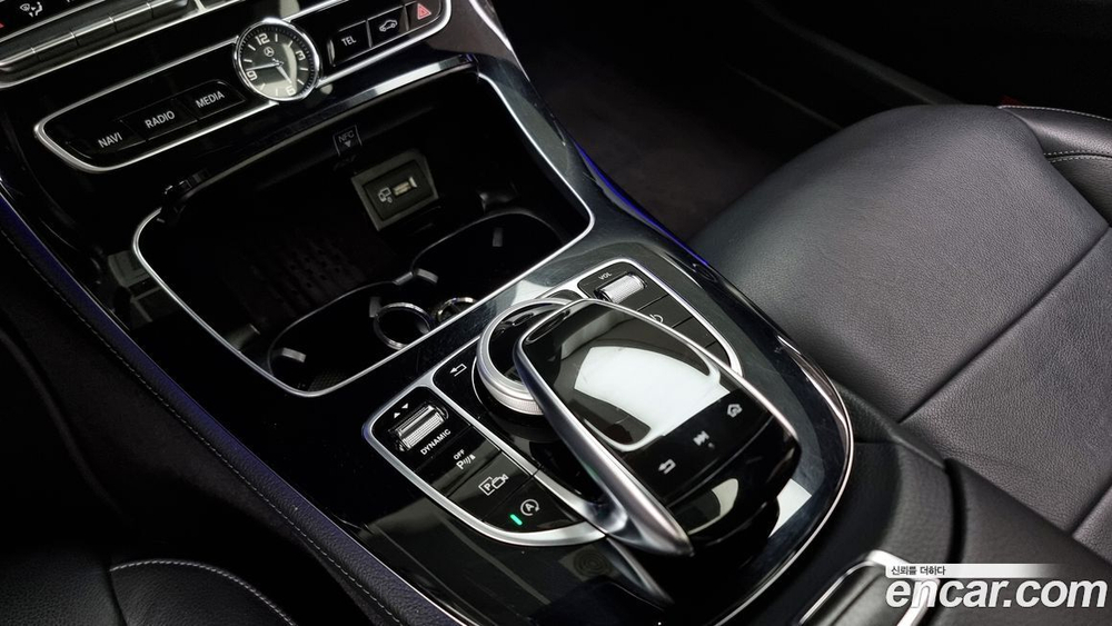 Mercedes-Benz E-Class W213 E300 Avangarde (10.2019)