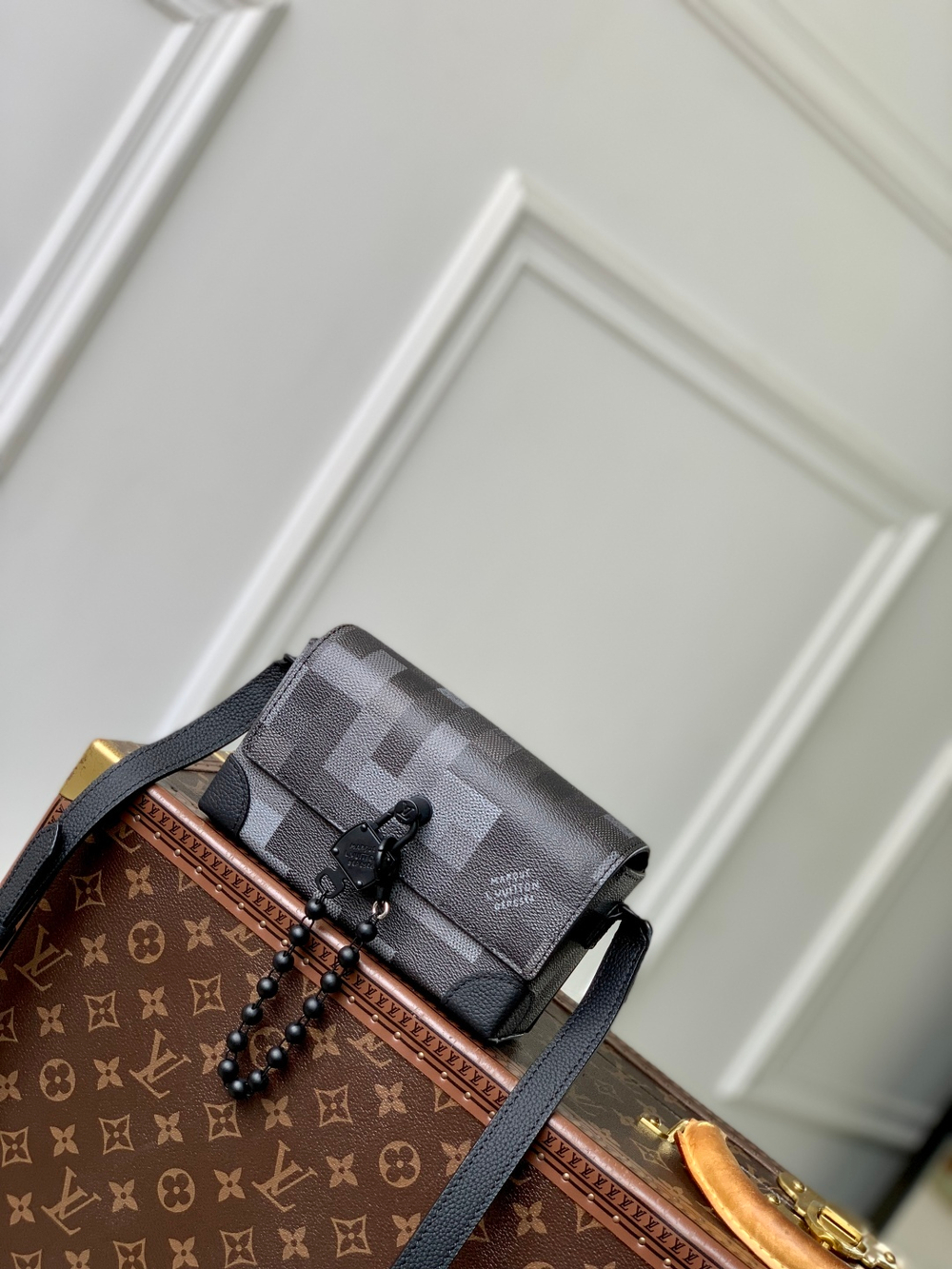 Louis Vuitton Steamer Wearable Wallet
