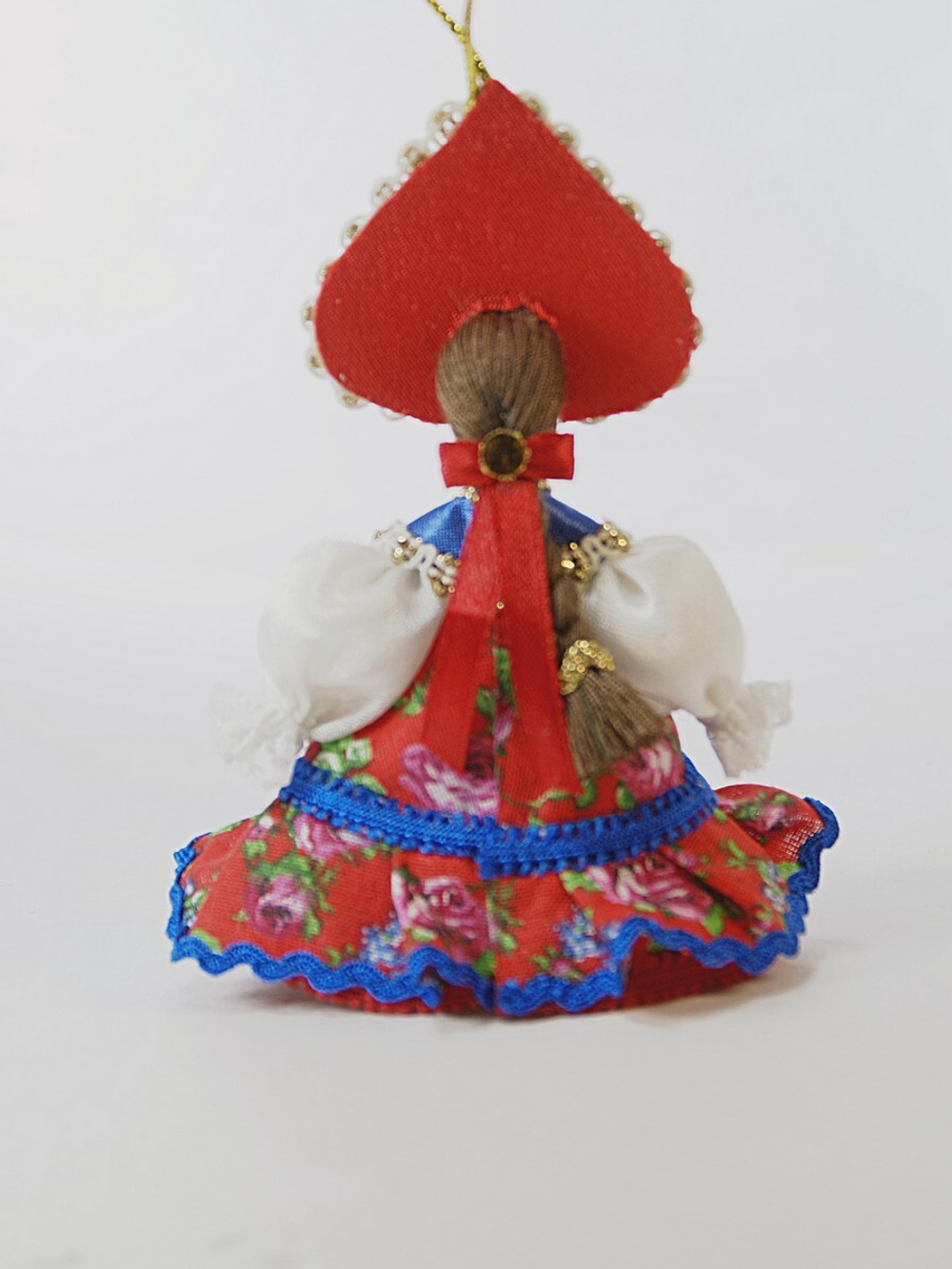 Кукла-подвеска в сарафане с воланами