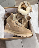 UGG