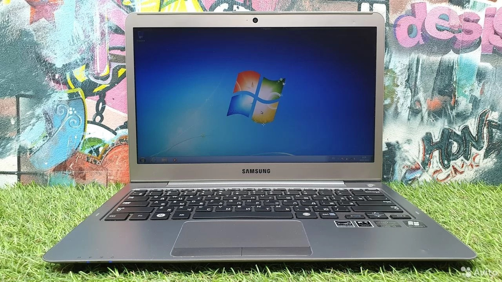 Ультрабук Samsung Core i5