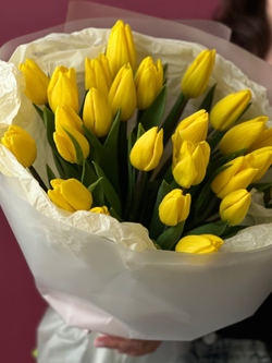 Букет жёлтых тюльпанов "Стронг Голд"