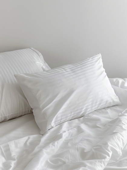 ANTIUTOPIA 1 наволочка, сатин белый страйп