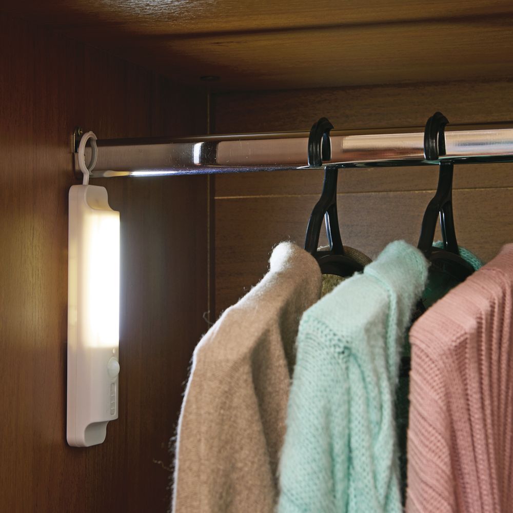 ULM-F47-0.9W-4500K-3AAA SENSOR IP20 IVORY Светильник светодиодный для мебели с датчиком движения. Питание 3ААA не в-к. 200x42x36.5мм. 150Lm. ТМ Uniel