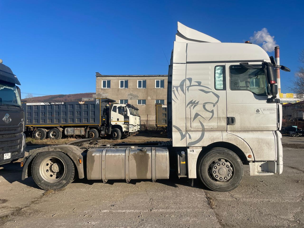 SITRAK C7H 4x2 Седельный тягач ZZ4186V361HE (Дизельный, 12,4 л, 540 л.с., МТ)