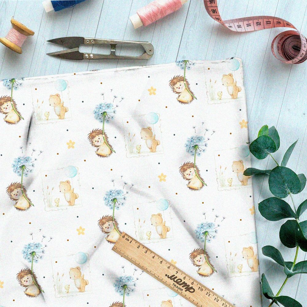 Ткань лён радостные ёжики и добрые мишки