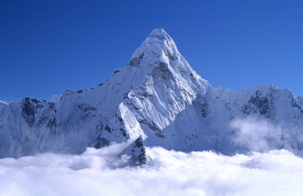 Ама Даблам: гора, обнимающая небо