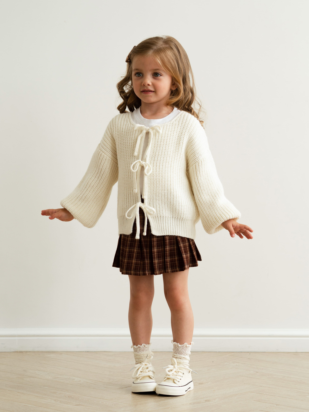 Кардиган с бантиками, Молоко