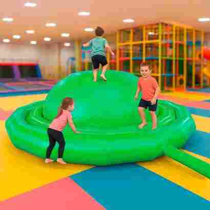 Надувное оборудование «Надувной живот» 3*3*1,2 м, зелёный