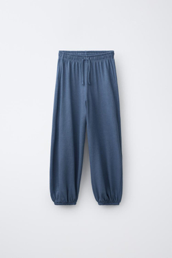 ZARA КОМПЛЕКТ ИЗ ФУТБОЛКИ С ЗАВЯЗКАМИ И БРЮК-ДЖОГГЕ, ВЫЦВЕТШИЙ СИНИЙРОВ