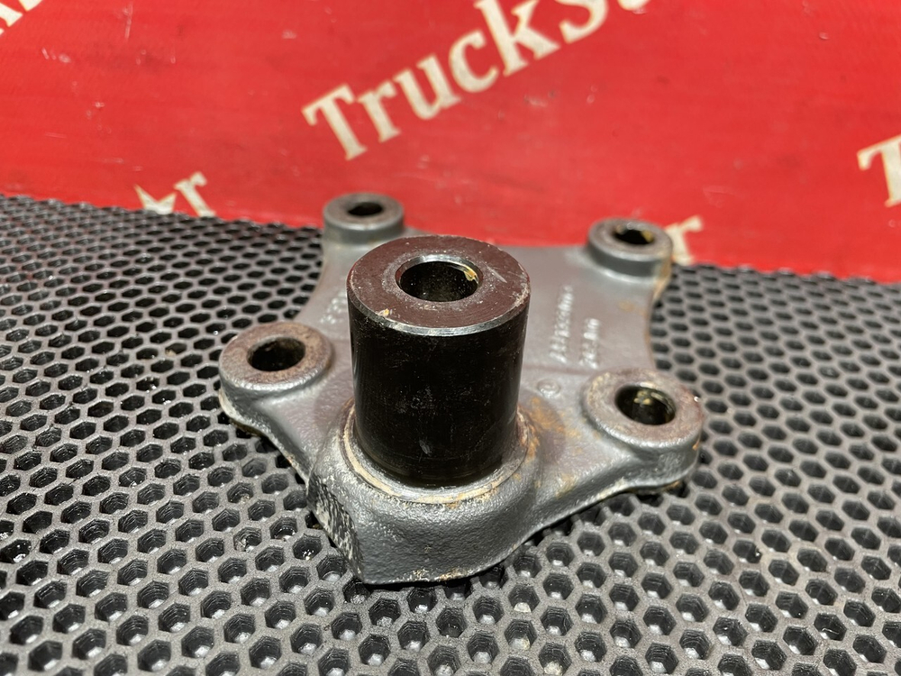 Кронштейн переднего стабилизатора