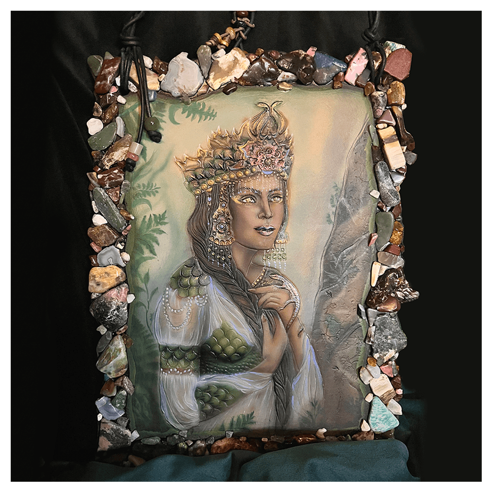 Картина из кожи «Хозяйка медной горы»