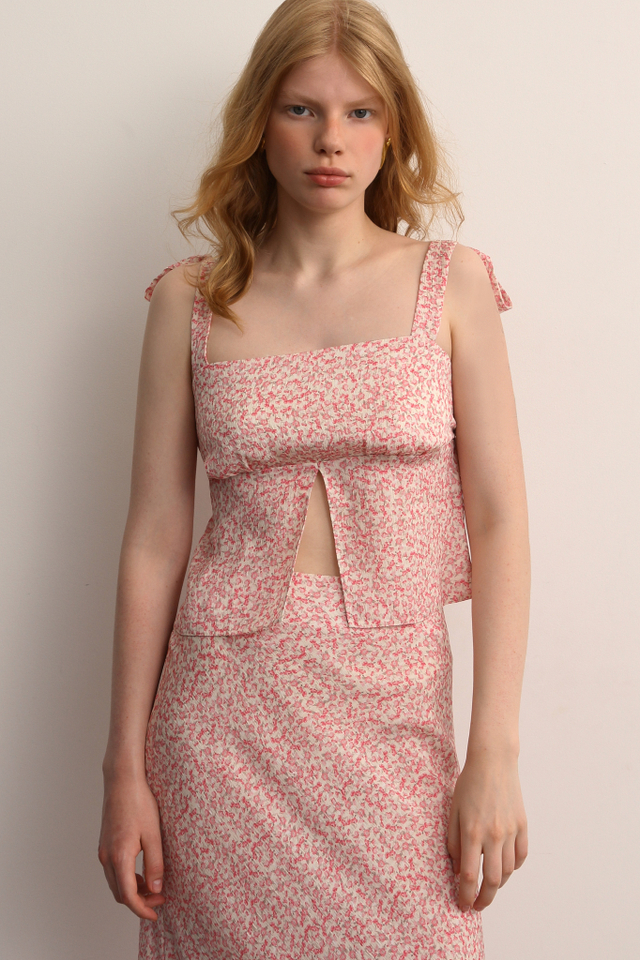 Топ с декоративными бантами