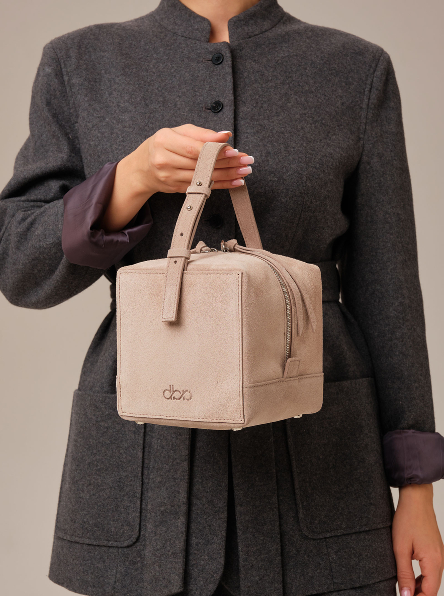 Замшевая сумка Quadra DBR 30989 ваниль