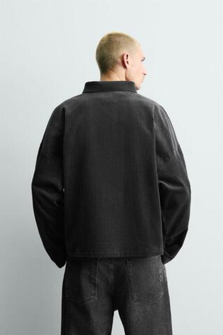 ZARA УКОРОЧЕННОЕ ПОЛО ИЗ ВЕЛЬВЕТА С ВЫШИВКОЙ, АНТРАЦИТОВО-СЕРЫЙ