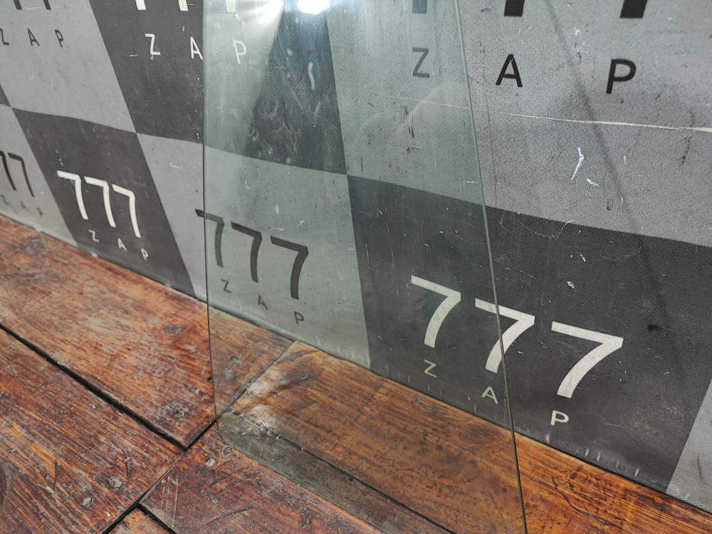 Стекло двери задней левой Suzuki Grand Vitara XL-7 98-05 Б/У Оригинал 8455652D00