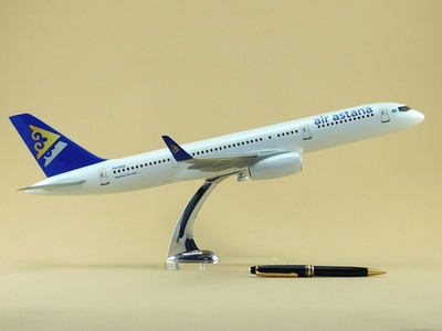 Модель самолета Boeing 757-200 (М1:100, Air Astana) с винглетами