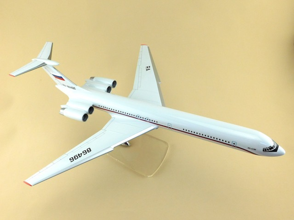 Модель самолета Ил-62М (М1:100, СЛО Россия)