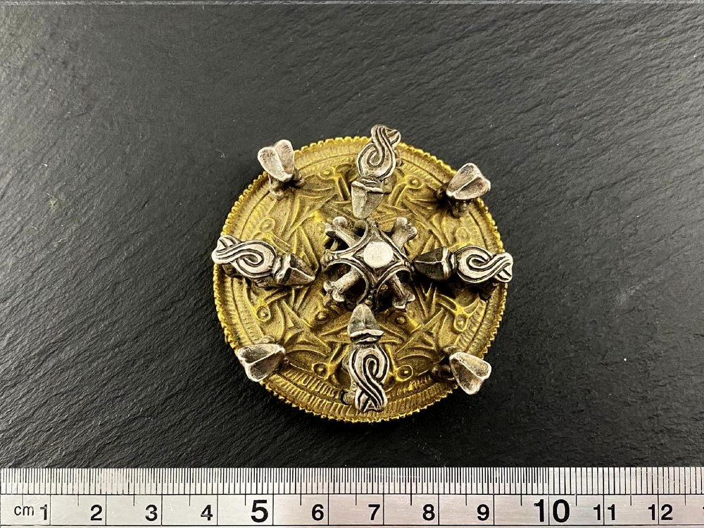 Фибула. Гнездово 10 в. (круглая)