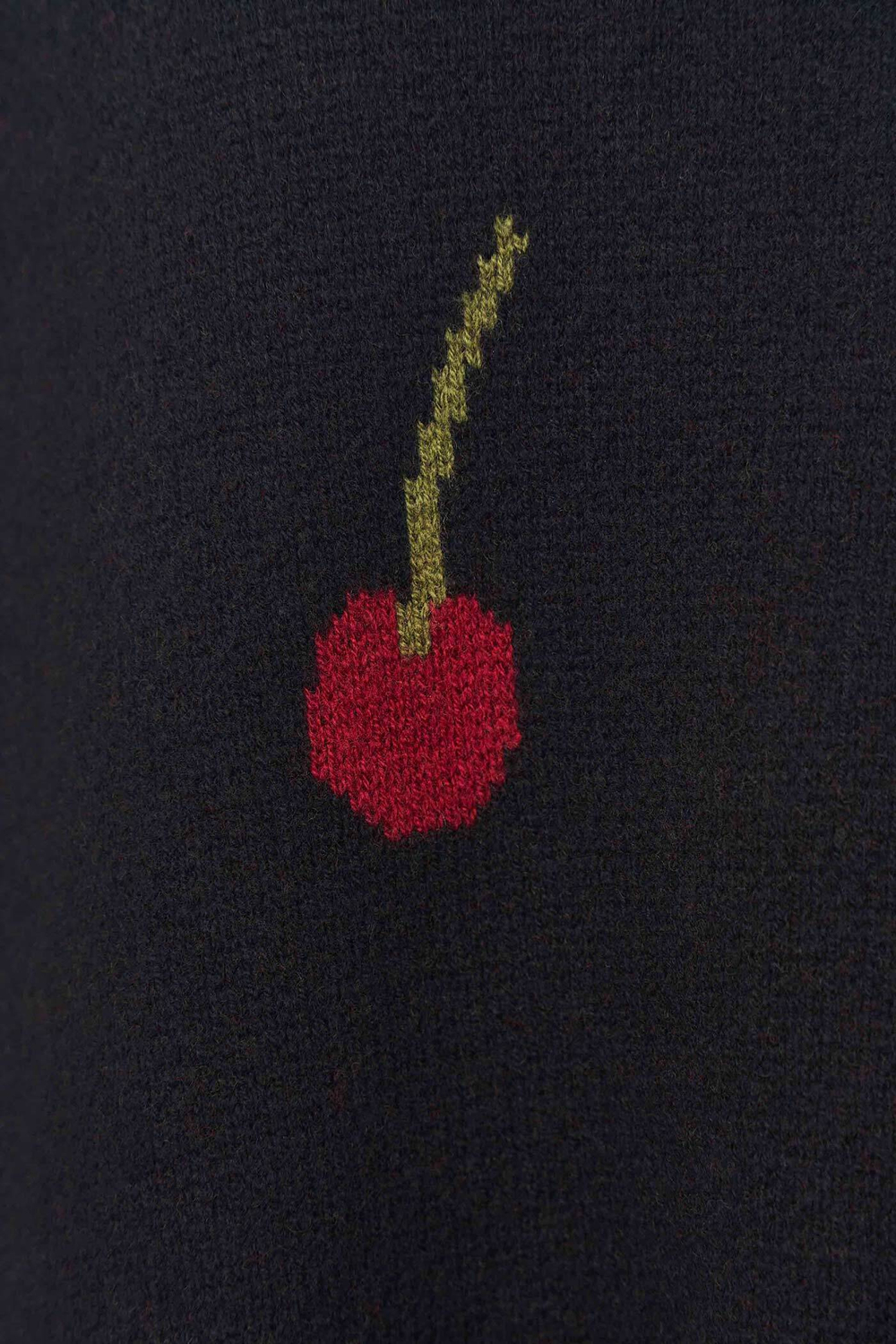 Свитер с горлом ((Cherry mood)), черный