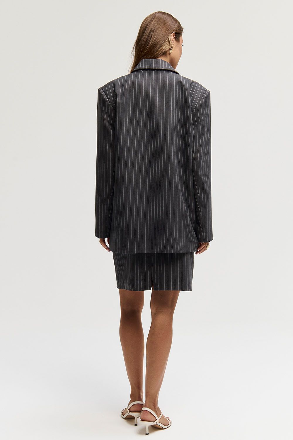 Пиджак свободный в полоску темно-серого цвета