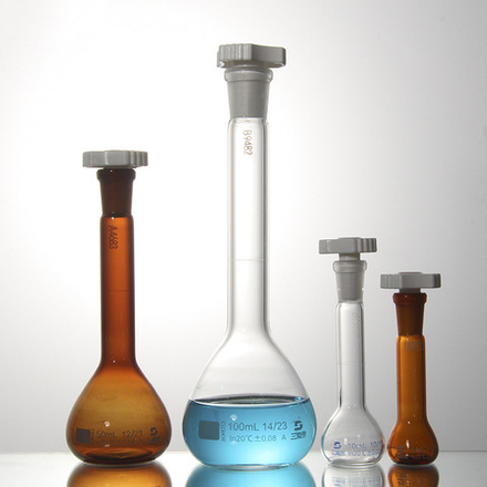 High borosilicate volumetric flask Class A