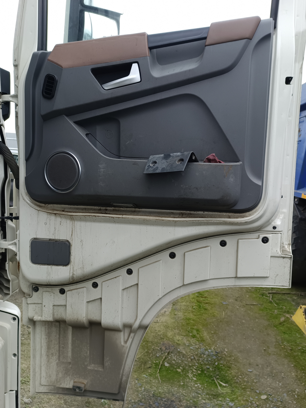 DongFeng DFH 4x2 Седельный тягач DFH4180 (Дизельный, 13,5 л, 518 л.с., АТ)