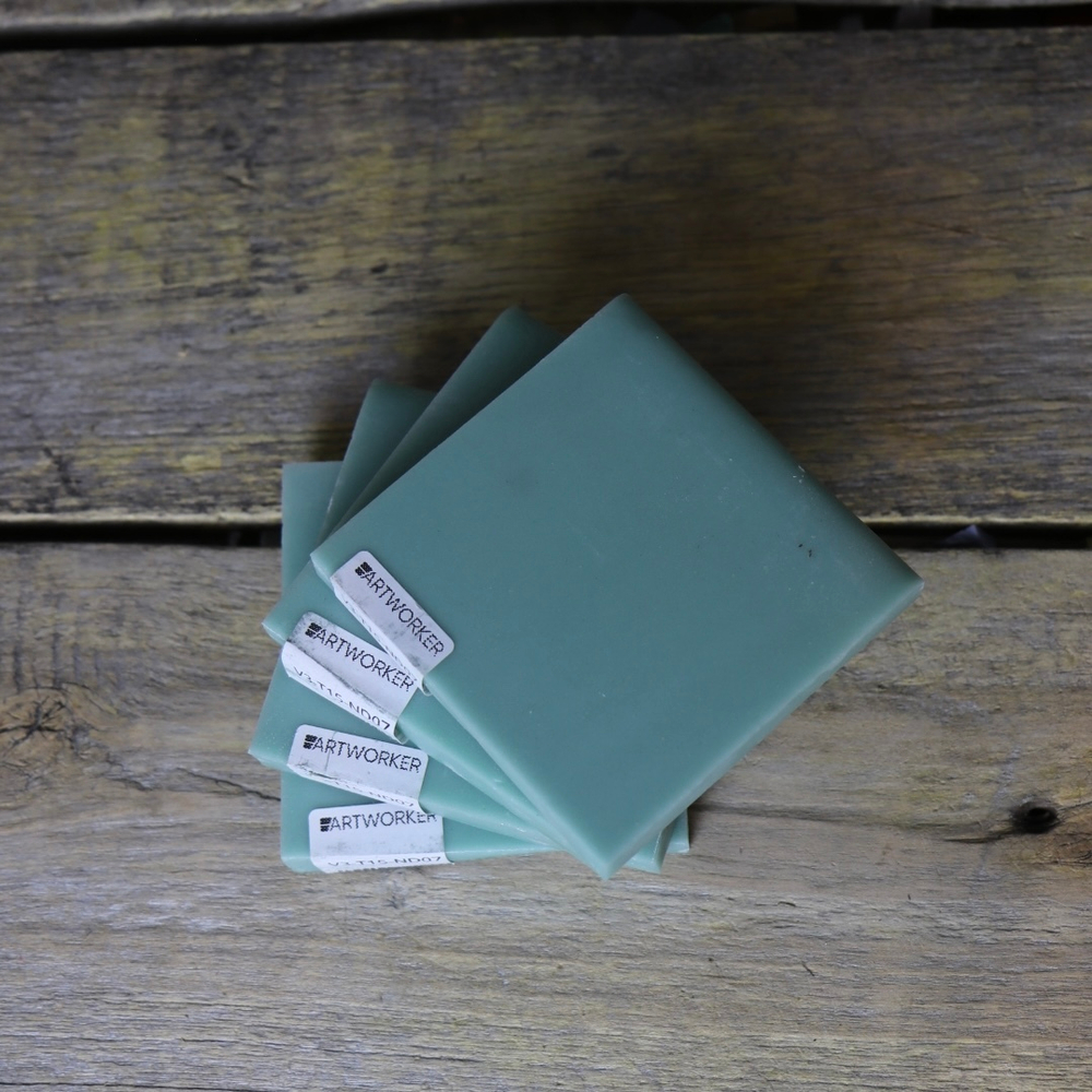 Смальта светло - зеленого цвета в кирпичиках купить с доставкой по всей России.