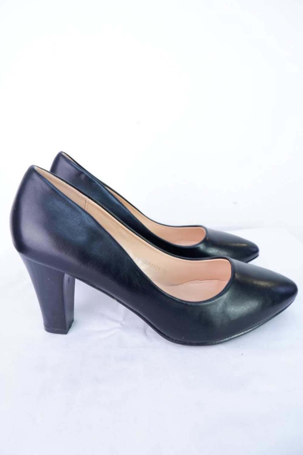 Туфли Eie в классическом исполнении, 38 размер, новые