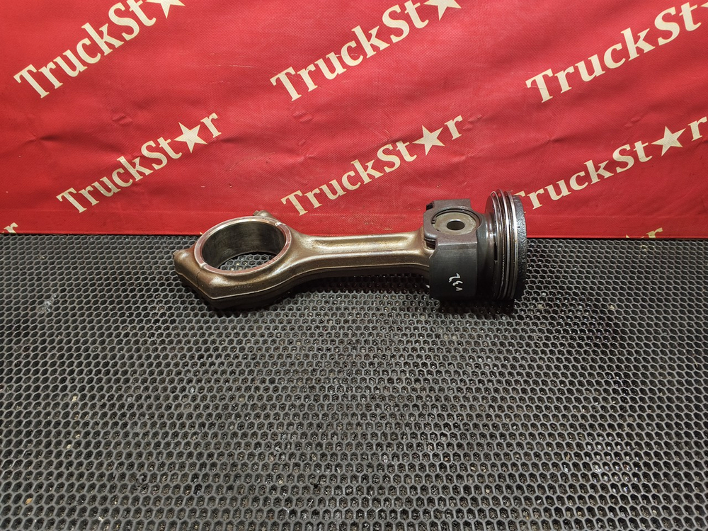 Поршень с шатуном