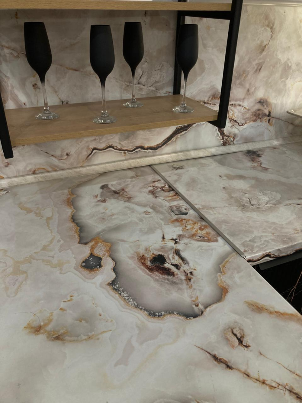 Столешница Оникс персидский 5 кат 3050*600*40 \8233\