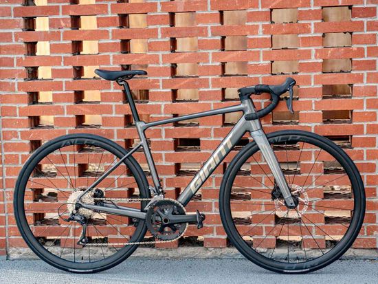 Шоссейный велосипед Giant PCR LTD 3 (2026)