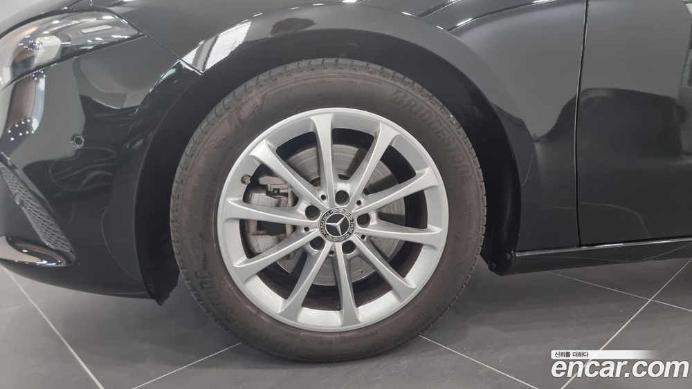Mercedes-Benz A-Class W177 A220 Sedan (06.2020)