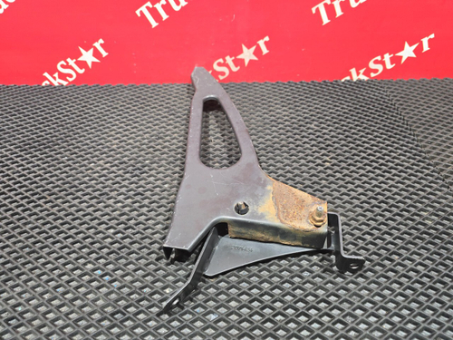 Кронштейн спойлера верхнего левый