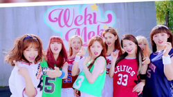 Альбом WEKI MEKI - Lucky 2nd Mini Album WEKI Version