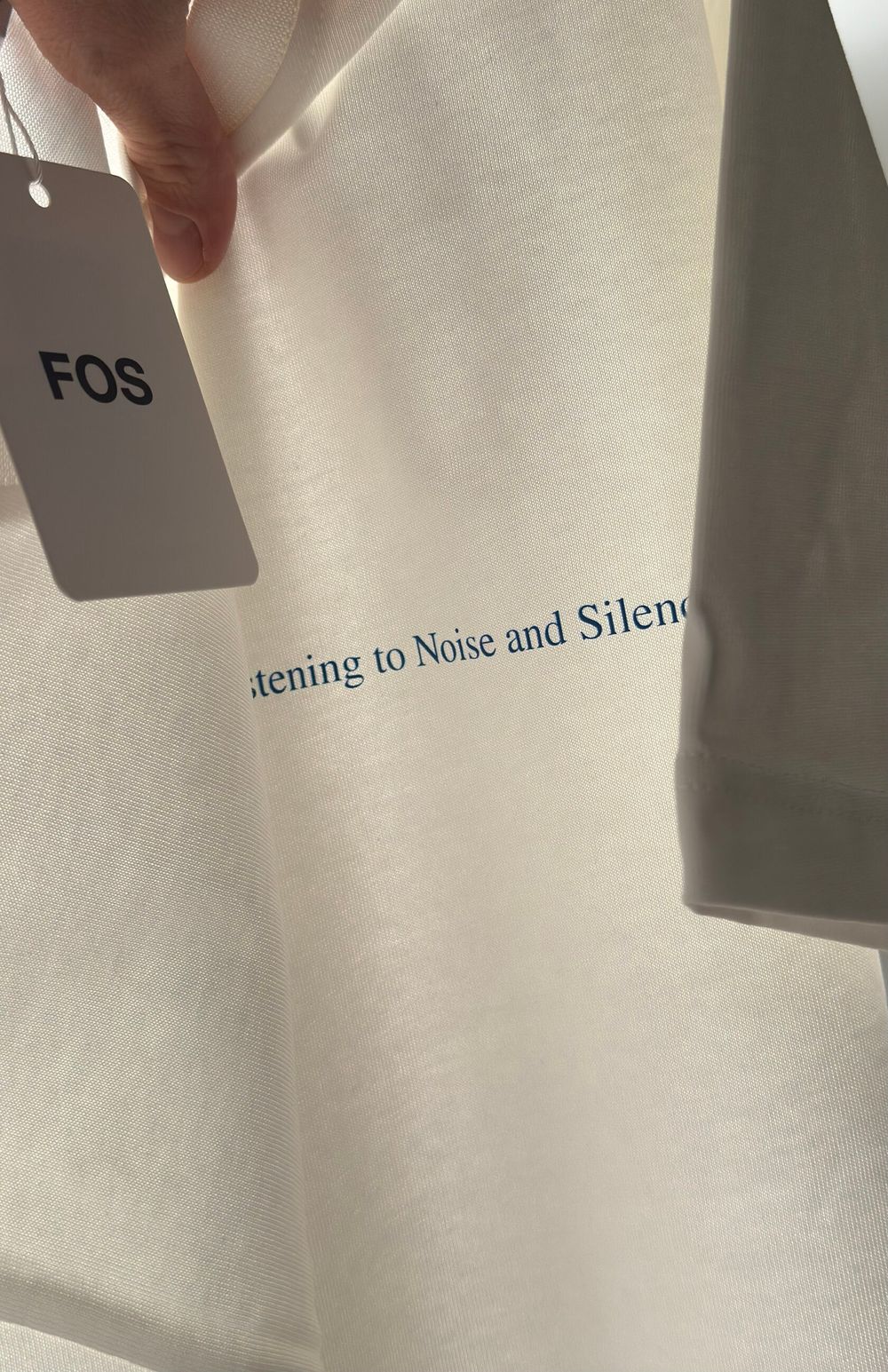 Футболка FOS Listening to Noise and Silence белая