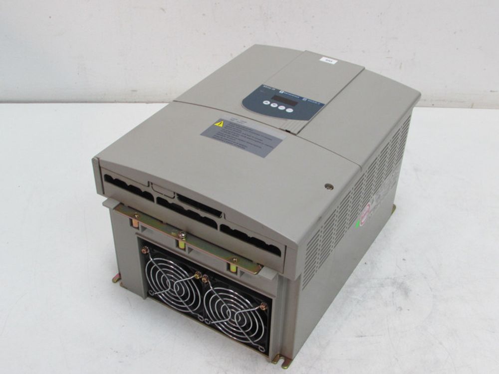 Schneider Electric ATV28HD16N4