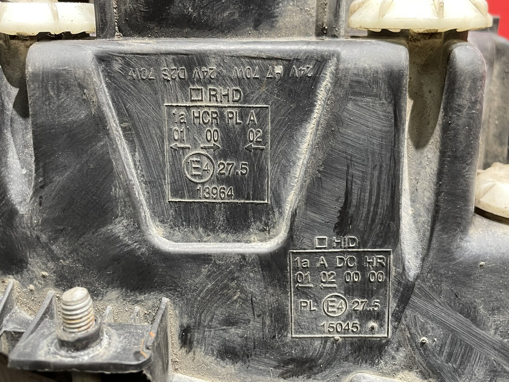 Фара передняя правая