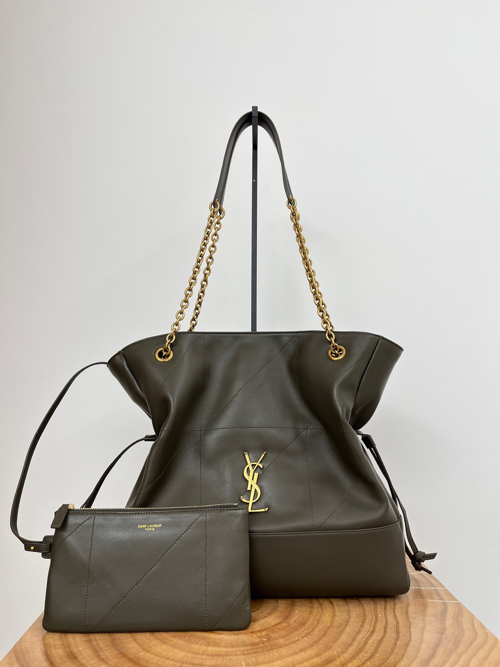 MEDIUM JAMIE SHOPPING ИЗ КОЖИ ЯГНЕНКА