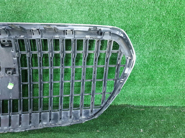 Решетка радиатора Mercedes S W223 (2020-н.в.) Maybach