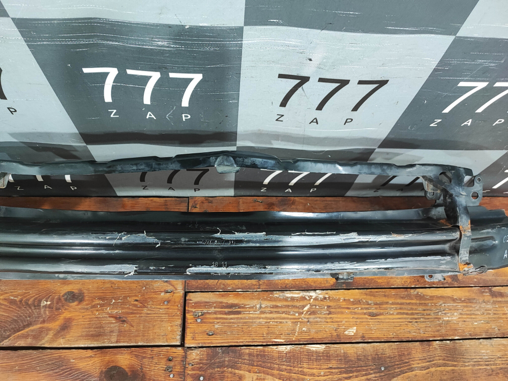 Усилитель переднего бампера Skoda Octavia 2 (A5) 04-13 Б/У Оригинал 1Z0807111