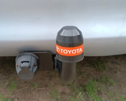 Черный колпачок на шар фаркопа с логотипом Toyota, пластик